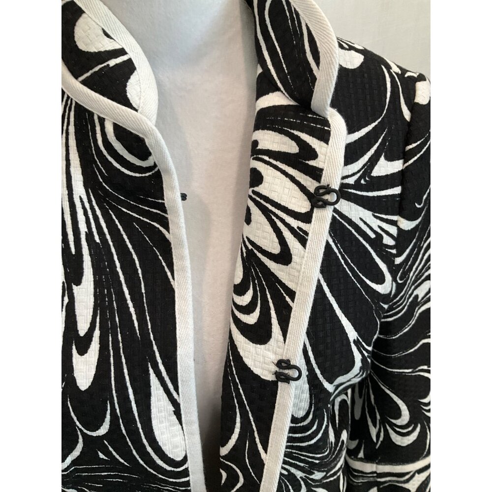 Chico's Medium Floral Black/White Jacket Blazer size 1 - Picture 4 of 7